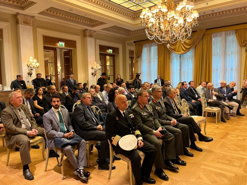 prisma-electronics-mice-1-press-04-11-2515.jpg?v=0