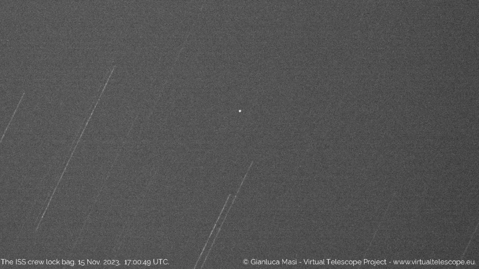 Η τσάντα αστροναυτών λάμπει σαν αστέρι/virtualtelescope.eu Η τσάντα αστροναυτών λάμπει σαν αστέρι/virtualtelescope.eu