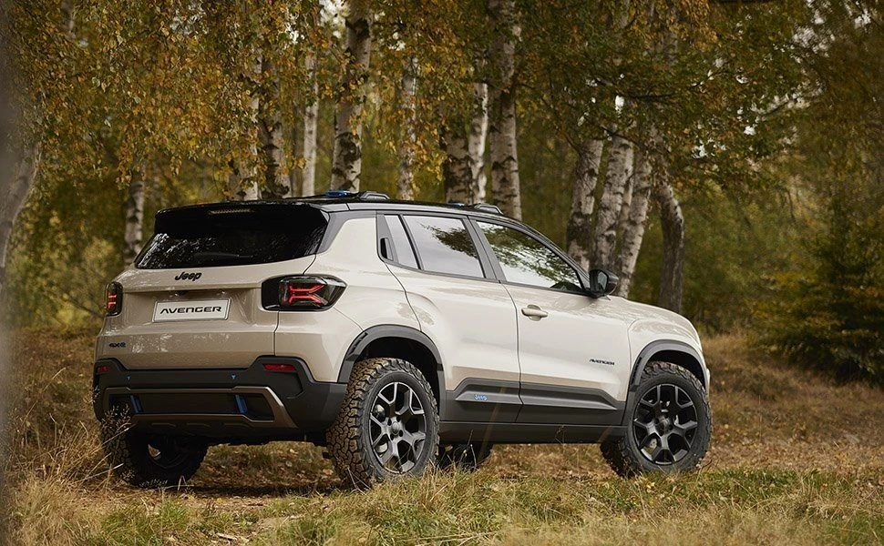 jeepavenger4x4concept2.jpg jeepavenger4x4concept2.jpg