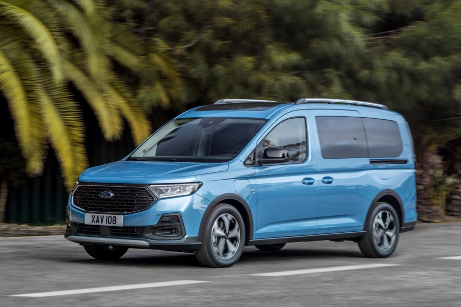 ford-tourneo-connect-phev-07.jpg?v=0