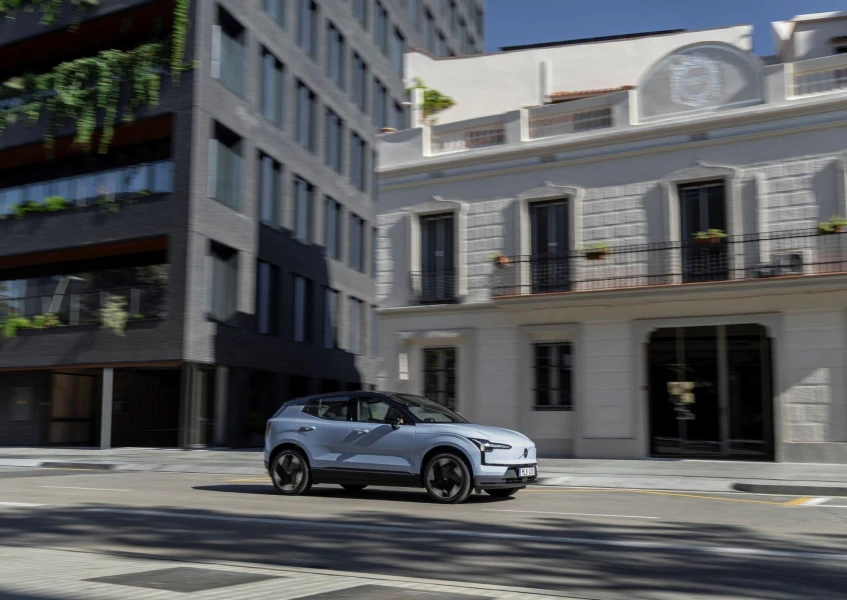 volvo-ex30-electric.jpg?v=0