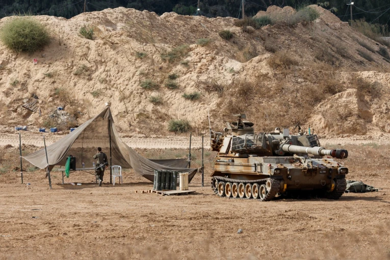 Ισραηλινό τανκ στα σύνορα με τη Γάζα (REUTERS/Ammar Awad)