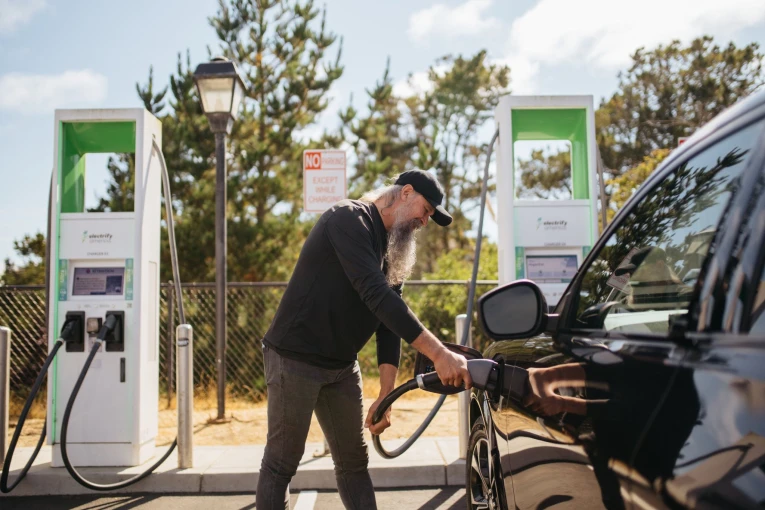 ford-mustang-mach-e-05.jpg?v=0