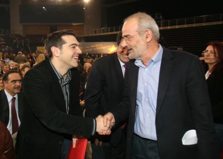 Ο Αλέξης Τσίπρας με τον Αλέκο Αλαβάνο στο 5ο Συνέδριο του Συνασπισμού / Φωτ.: Eurokinissi Ο Αλέξης Τσίπρας με τον Αλέκο Αλαβάνο στο 5ο Συνέδριο του Συνασπισμού / Φωτ.: Eurokinissi