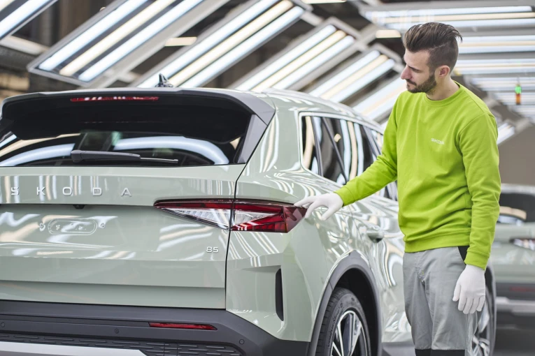 250918-skoda-auto-builds-4-millionth-suv-672c3be2.jpg?v=0