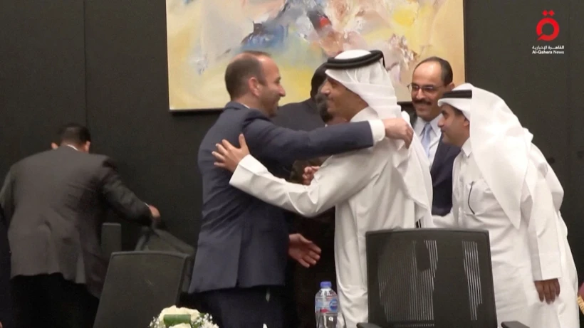 Εκπρόσωποι του Κατάρ στην υπογραφή συμφωνίας Ισραήλ - Χαμάς για εκεχειρία στη Γάζα / Reuters