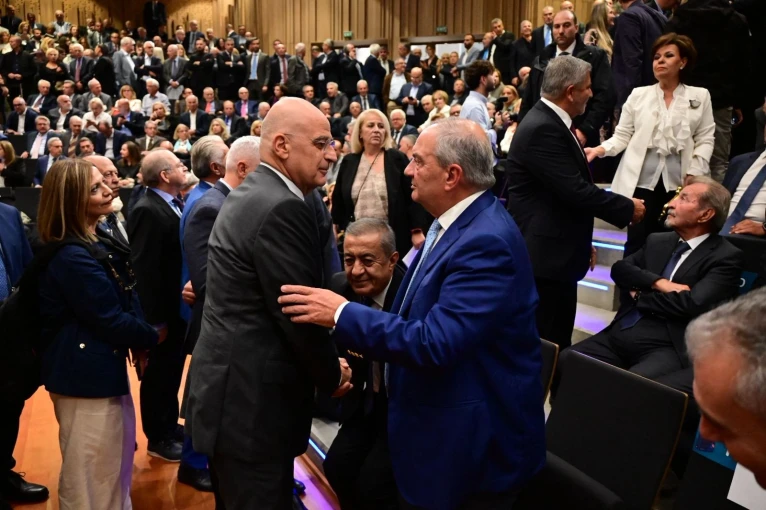 Ο υπουργός Εθνικής Άμυνας Νίκος Δένδιας με τον Κώστα Καραμανλή / Φωτ. Γιάννης Κέμμος Ο υπουργός Εθνικής Άμυνας Νίκος Δένδιας με τον Κώστα Καραμανλή / Φωτ. Γιάννης Κέμμος