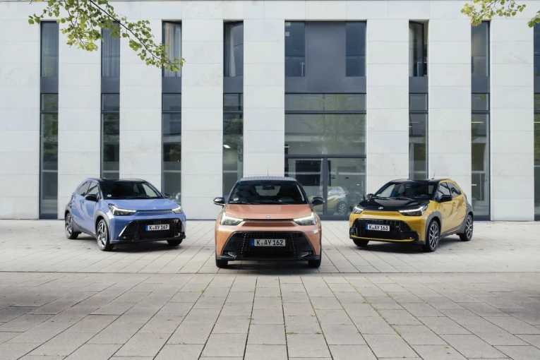 2026-aygo-x-hybrid-combo.jpg?v=0