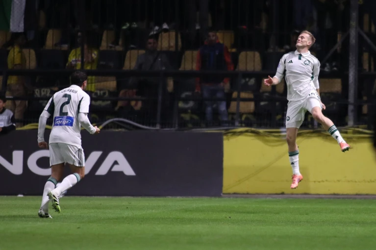 Ο Σφιντέρσκι πανηγυρίζει το 0-1/EUROKINISSI Ο Σφιντέρσκι πανηγυρίζει το 0-1/EUROKINISSI