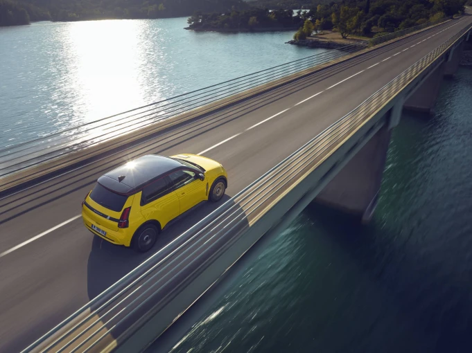 renault-5-e-tech-electric1.jpg?v=0