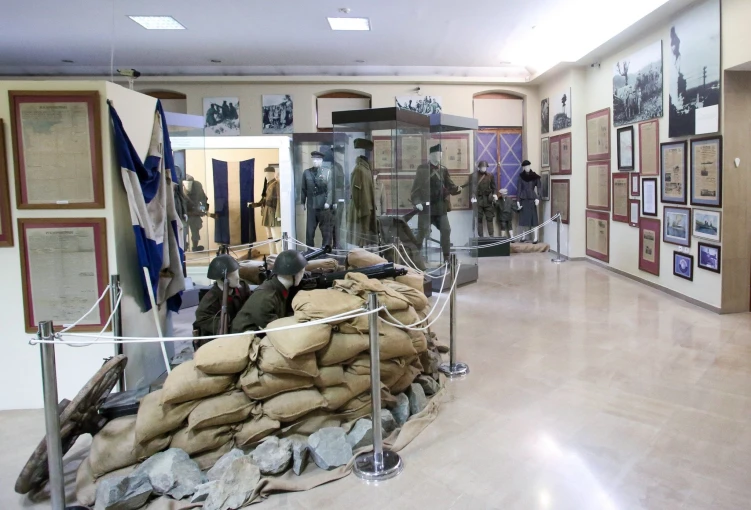          Η ΠΡΟΣΩΠΙΚΗ ΣΥΛΛΟΓΗ ΚΩΣΤΑ ΓΚΙΟΥΛΕΚΑ ΓΙΑ ΤΟ ΕΠΟΣ ΤΟΥ 1940 ΣΤΟ ΠΟΛΕΜΙΚΟ ΜΟΥΣΕΙΟ ΘΕΣΣΑΛΟΝΙΚΗΣ (φωτο: INTIME NEWS)     