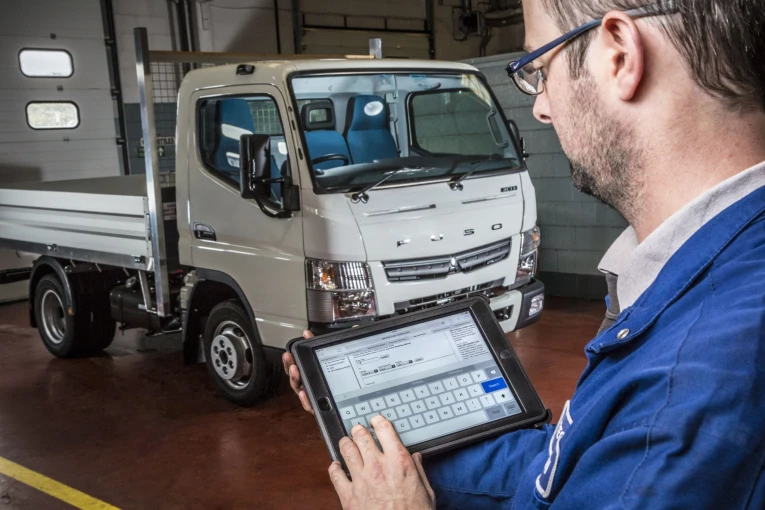 fuso-canter-service1.jpg?v=0