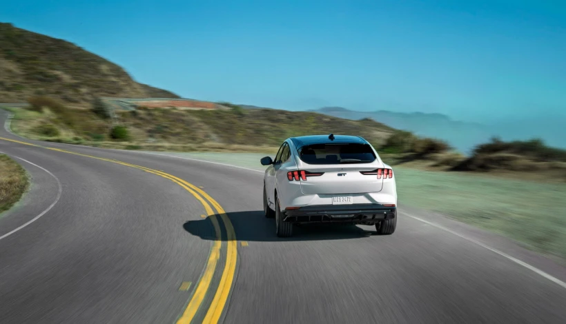 2026-mustang-mach-e-gt-california-special-04.jpg?v=0