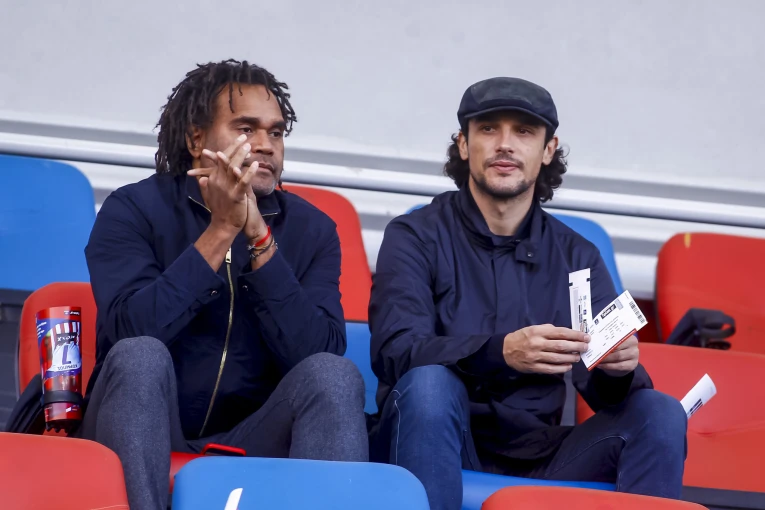 Ο Φρανσουά Μοντέστο με τον Κριστιάν Καρεμπέ στον Ολυμπιακό/ EUROKINISSI SPORTS