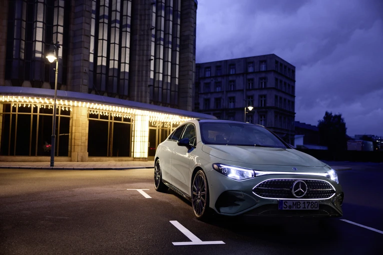 2026merccla-electr.jpg?v=0