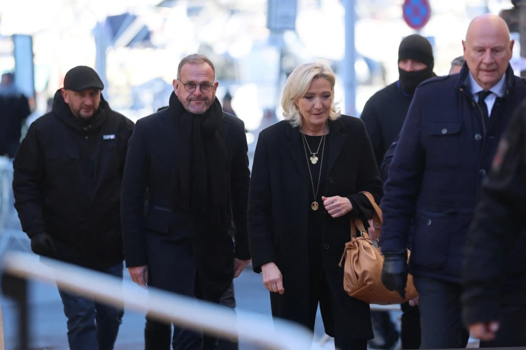 Η Μαρίν λεπέν στην κηδεία της Μπριζίτ Μπαρντό / Reuters