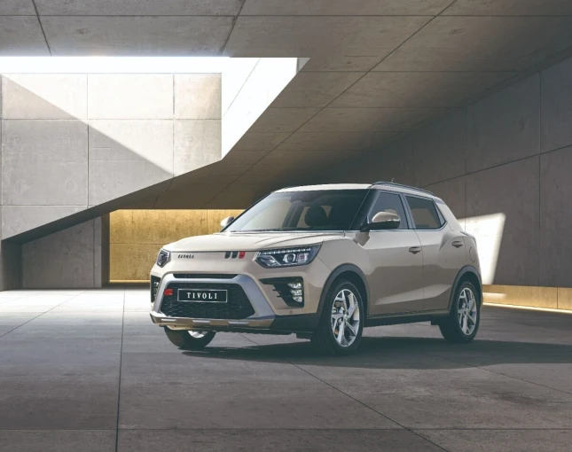 Το KGM Tivoli 4x4 , προσφέρει τη δυνατότητα τετρακίνησης σε ένα compact B-SUV.