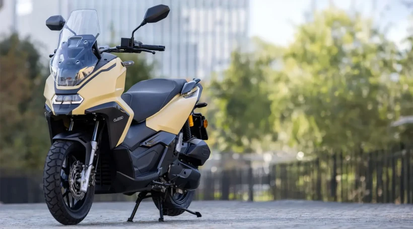 um-motorcycles-rockvilkle-125-300-my2024a.webp?v=0