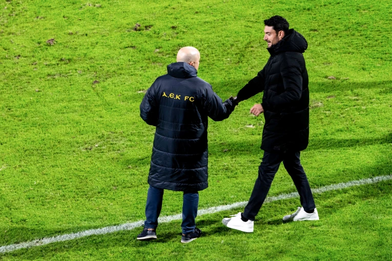 Eurokinissi <br>﻿Ο Άλμπερτ Ριέρα με τον Μάρκο Νίκολιτς στον αγώνα Τσέλιε-ΑΕΚ στο Conference League