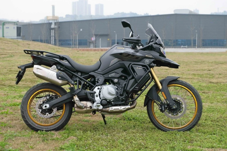 Voge&nbsp;DS900X, η οποία πλέον κοστίζει 9.995 ευρώ