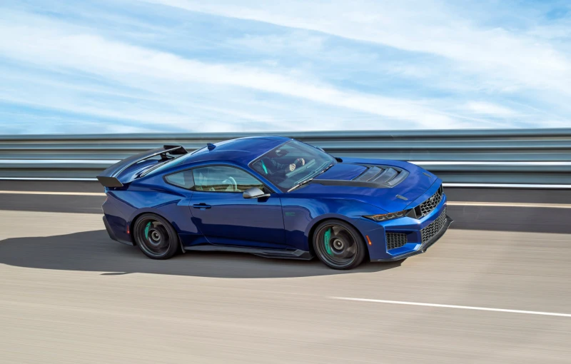 ford-mustang-dark-horse-sc-track-pack-02.jpg?v=0