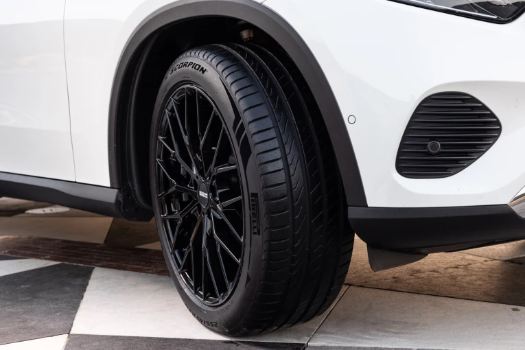 pirelli-scorpion-2.jpg?v=0