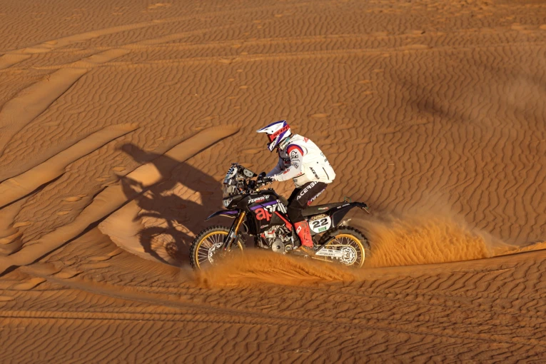 apriliatuaregracing-previewseason2026-05.jpg?v=0