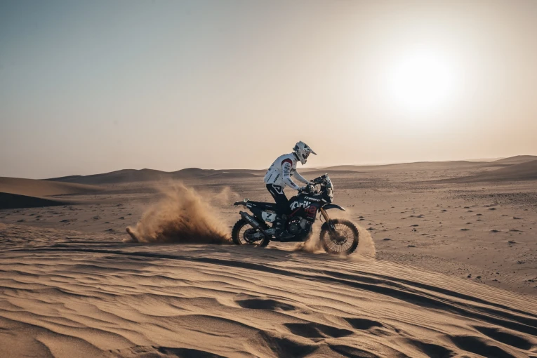 apriliatuaregracing-previewseason2026-07.jpg?v=0