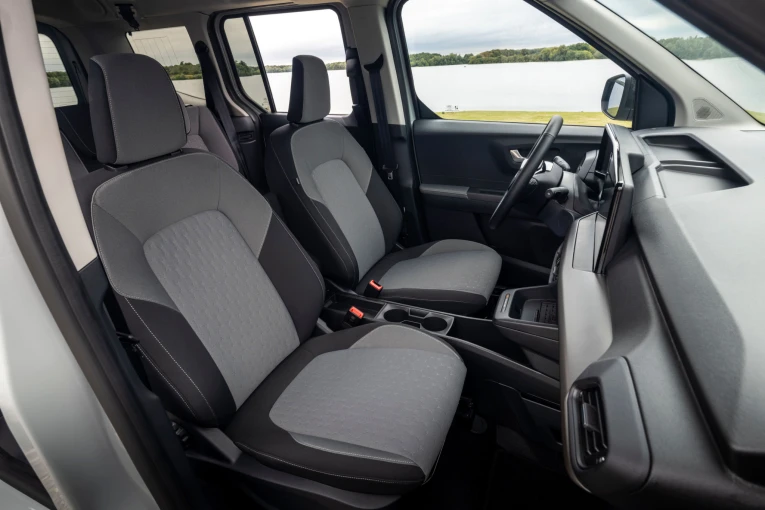 ford-e-tourneo-courier-06.jpg?v=0
