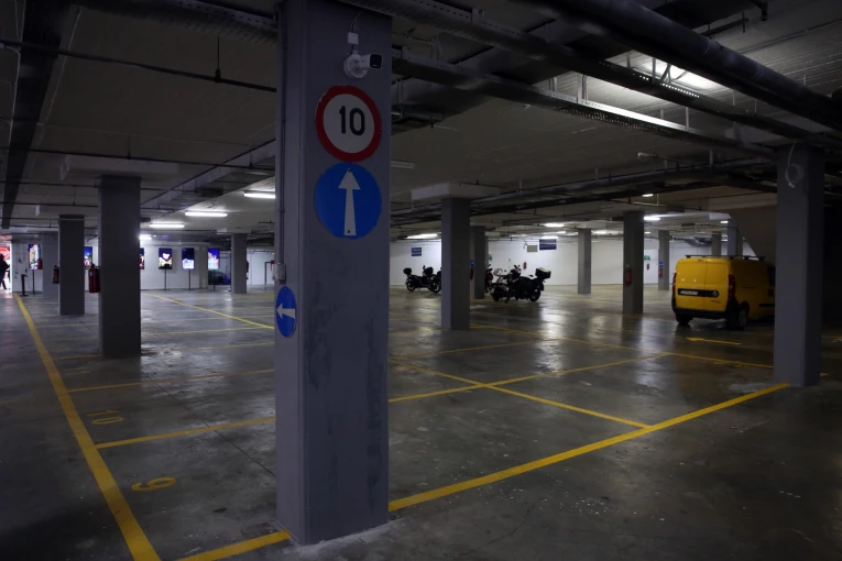 Φωτογραφία αρχείου: ΑΠΕ-ΜΠΕ: Χώρος σταθμευσής στην Πλατεία Κοτζιά