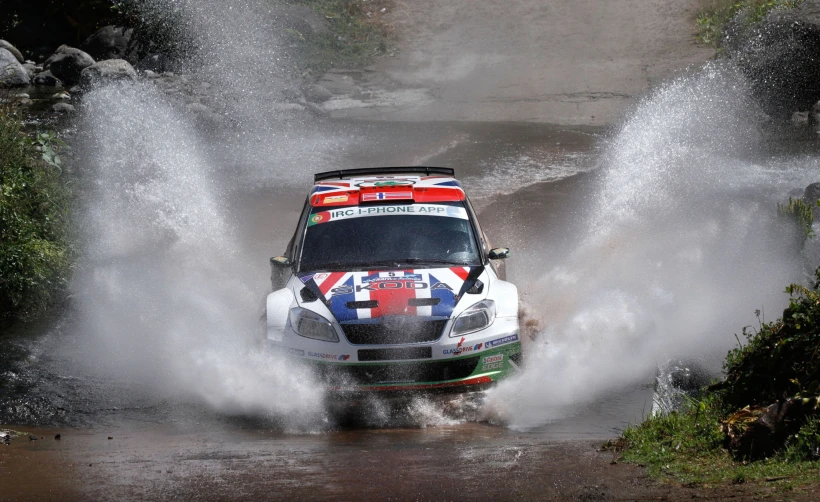 original-15577-2011-fabia-s2000-mikkelsen.jpg?v=0