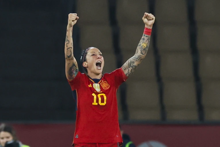 Η Τζένι Ερμόσο με τη φανέλα της εθνικής Ισπανίας. ΑΠΕ ΜΠΕ