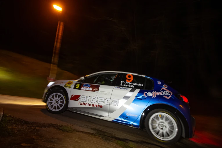 Οι Χρήστος Αυγερόπουλος-Στράτος Γιαβάσης, με το Peugeot 208 Rally4 ολοκλήρωσαν το σκέλος του Σαββάτου στη δεύτερη θέση της γενικής κατάταξης, στην πρώτη της F2 και στην πρώτη του νεοσύστατου πρωταθλήματος RC4.