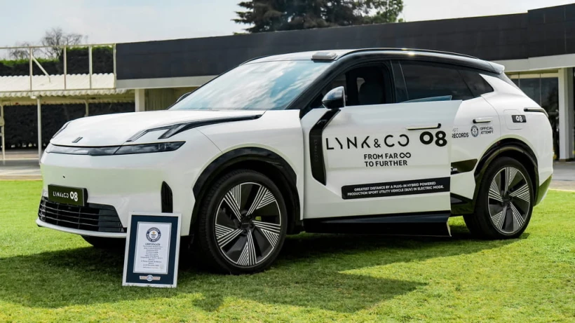 lynk-co-08-guinnes-world-record.jpg?v=0