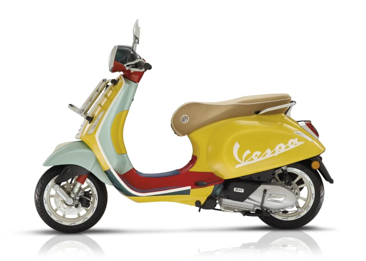 2020 Vespa Primavera-Sean Wotherspoon