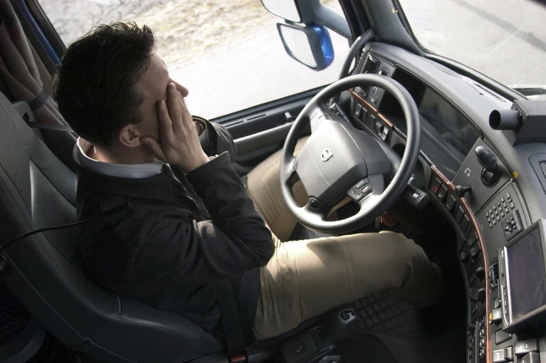 eye-movement-camera-drowsy-driver-alert-system-safety.jpg