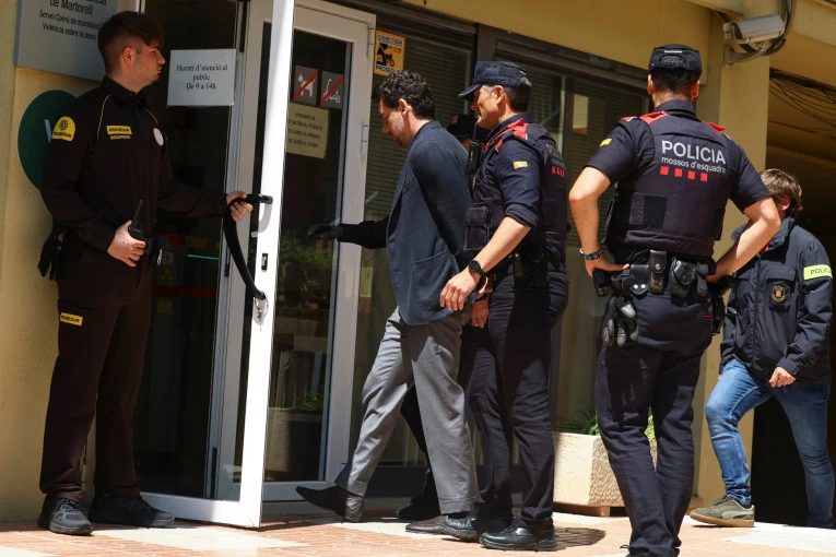 REUTERS/Albert Gea