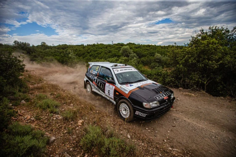 Οι Gregoire de Mevius-Andre Leyh, με ένα Nissan Sunny GTi-R
