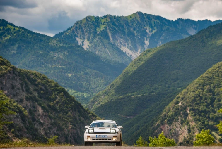 Στη δεύτερη θέση οι Akis Abastado-Arion Abastado με την Toyota Celica STi του 1992