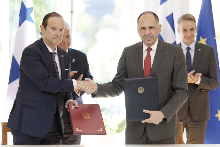ΦΩΤΟ ΓΡΑΦΕΙΟ ΤΥΠΟΥ ΠΡΩΘΥΠΟΥΡΓΟΥ / ΔΗΜΗΤΡΗΣ ΠΑΠΑΜΗΤΣΟΣ