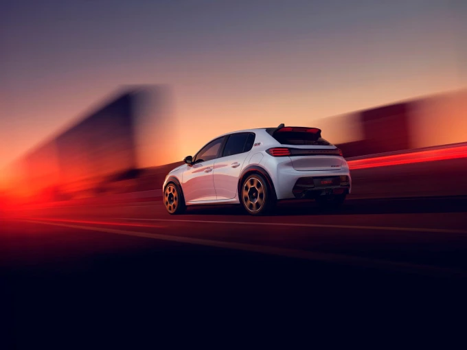 dy04-208-gti-3-4-rear.jpg?v=0