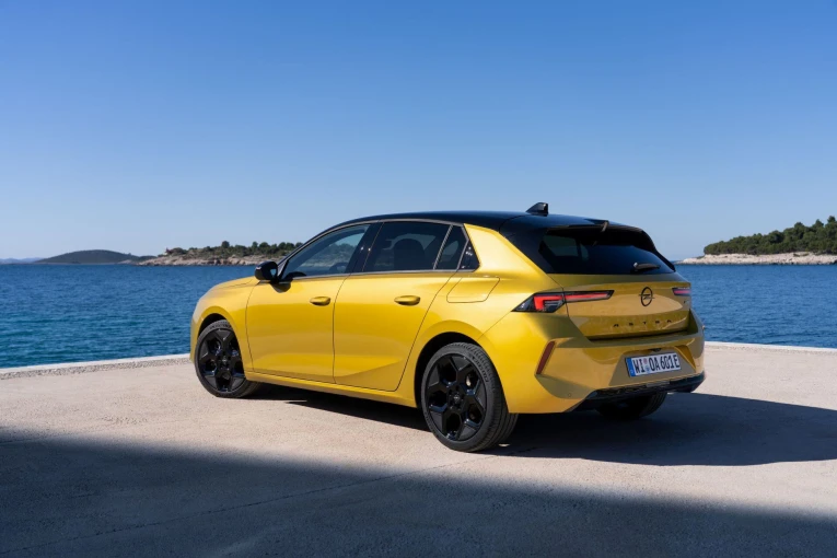 opelastra3.jpg?v=0