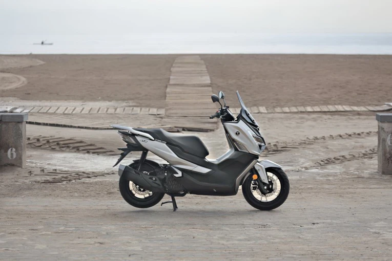 Voge SR1