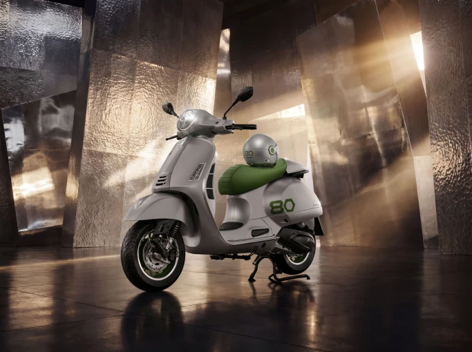 01-vespa-edizione-ottantesimo.jpg?v=0