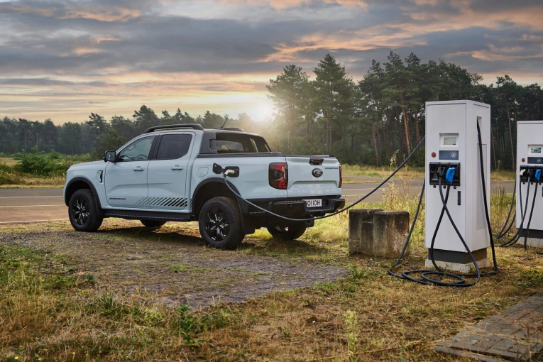 ford-ranger-phev-04.jpg?v=0