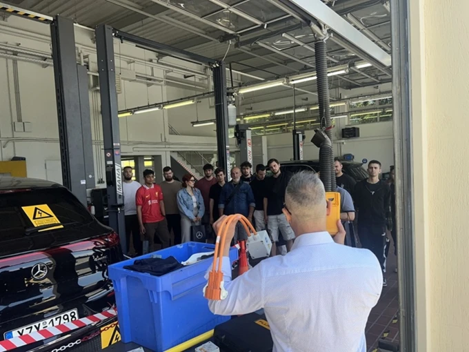 mercelectraining2.JPG?v=0