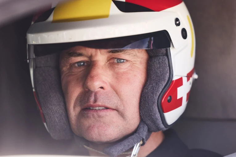 Στο τιμόνι του Nuvolari βρίσκεται ο Tom Kristensen, εννέα φορές νικητής στις 24 Ώρες του Le Mans.