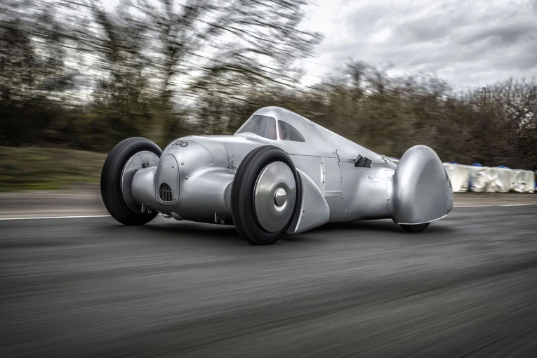 Tο Auto Union Lucca κινείται για πρώτη φορά μπροστά στο κοινό
