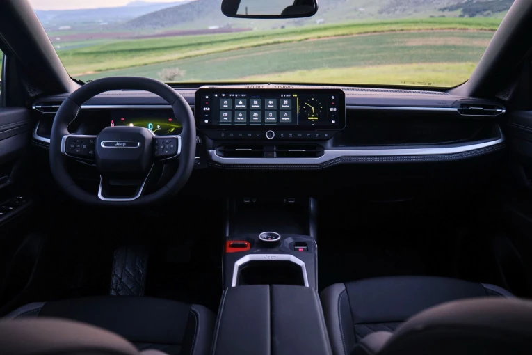 new-jeep-compass-int-0064.JPG?v=0