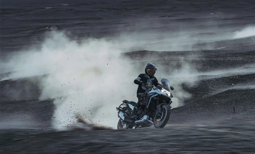 kove-625x-max-lifestyle-4.jpg?v=0